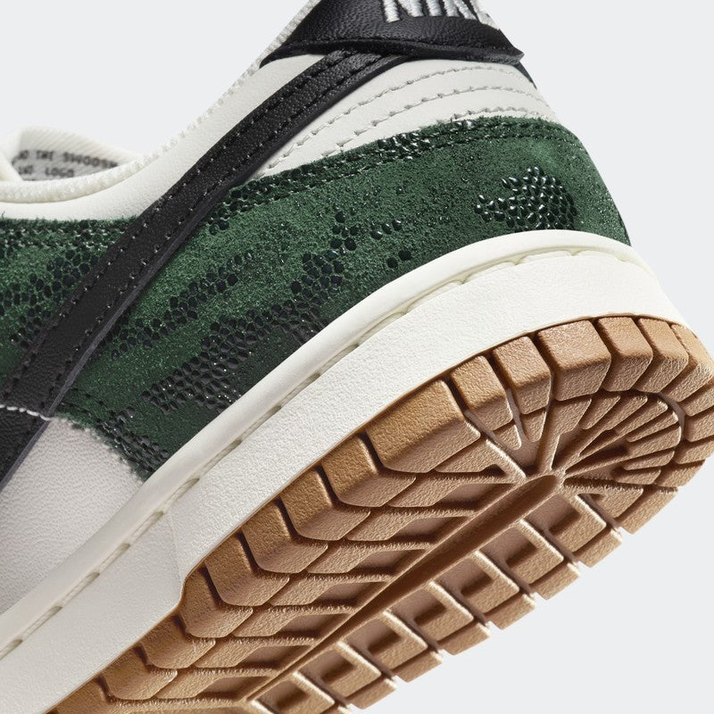 Nike Dunk Low "Green Snake"
