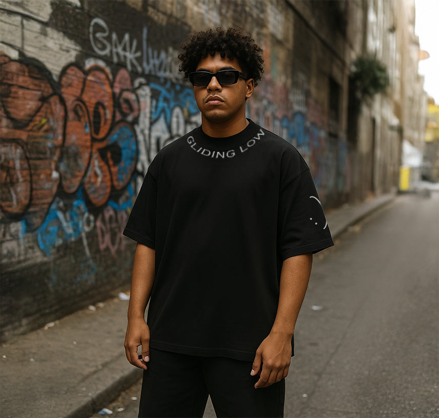 Hubris Oversized T-Shirt "Gliding Low Black"