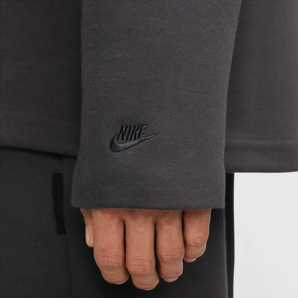 NIKE Tech FLC Polo Oversized in Black