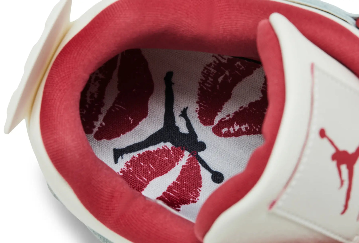 Air Jordan 4 Retro 'Valentine's Day'