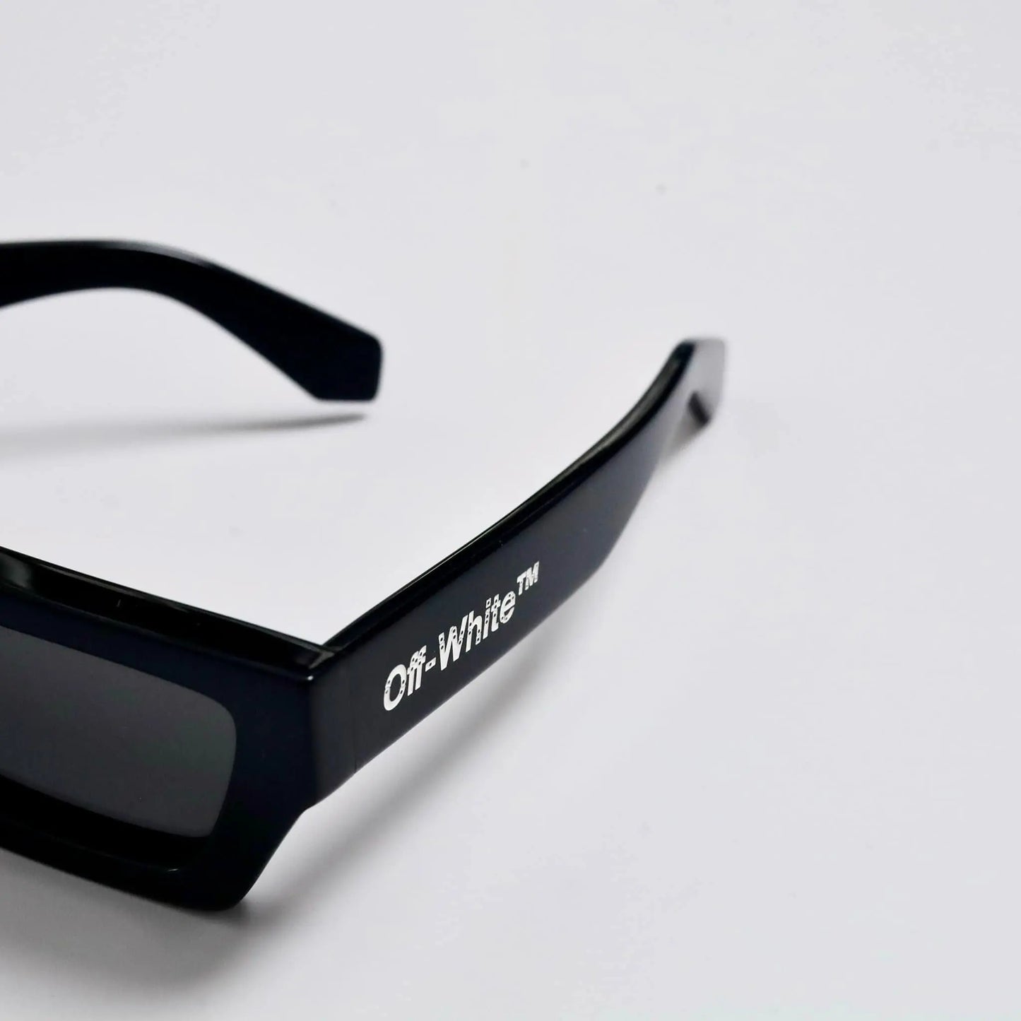 OFF-WHITE Manchester Rectangular Sunglasses Black