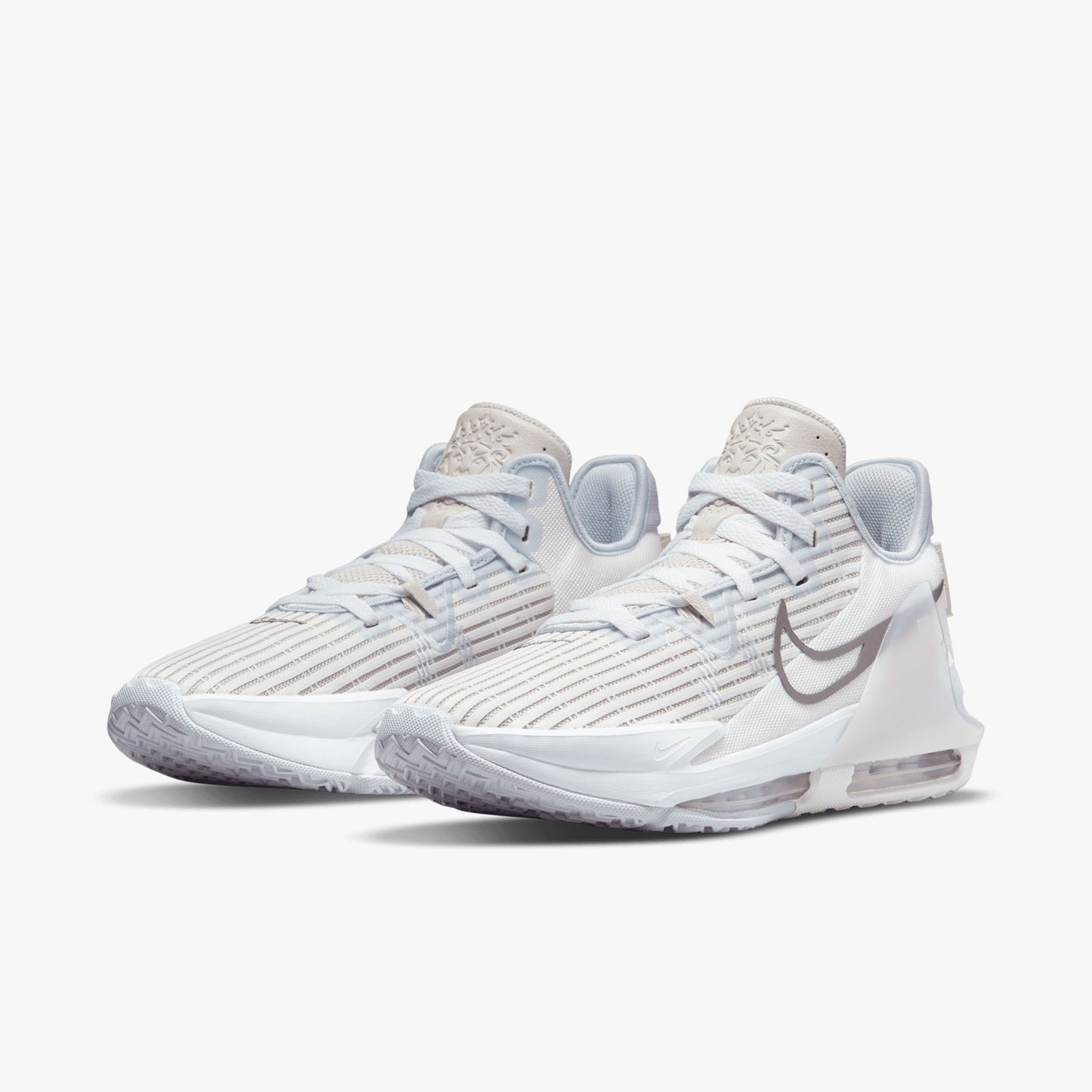 Nike Lebron Witness VI Summit