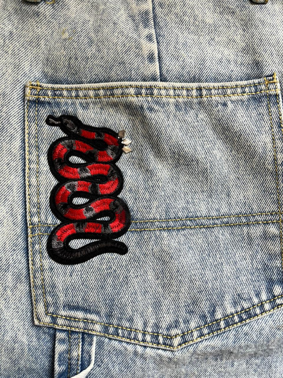 WEZC Denim Carpenter Shorts Bordado Serpiente