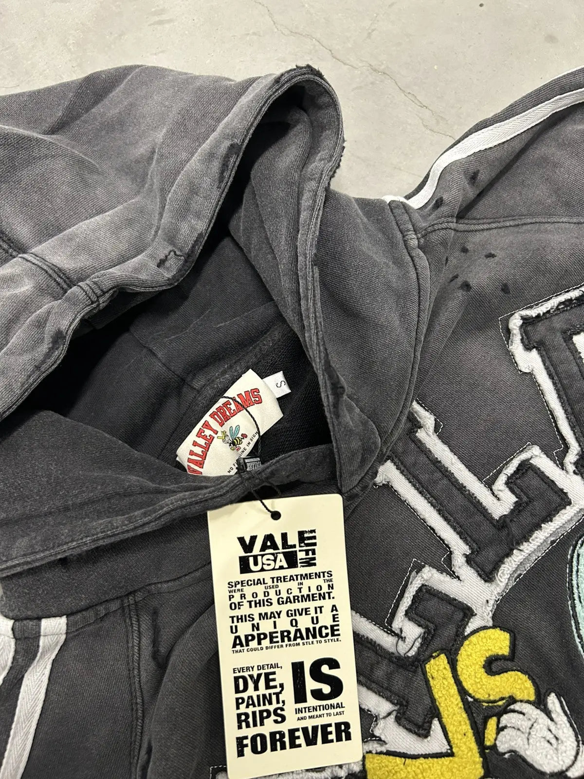 Valley Dreams Anthem Pullover "Oreo"