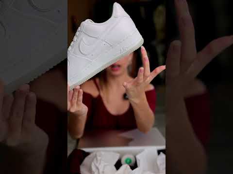 Nike Air Force 1 x A Ma Maniere Triple White - video