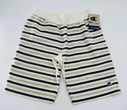 Shorts Champion reverse weave text cutoff