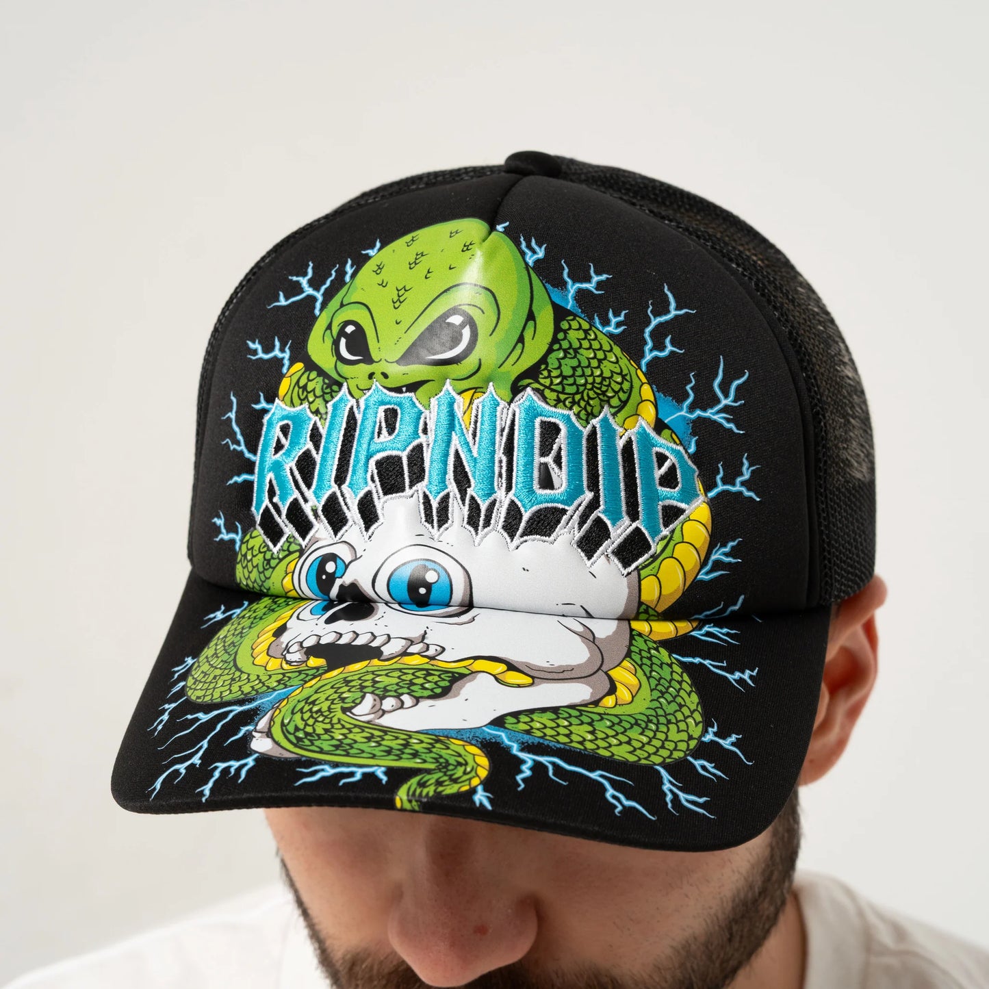 Ripndip Skull and Bones Trucker Hat (Black)